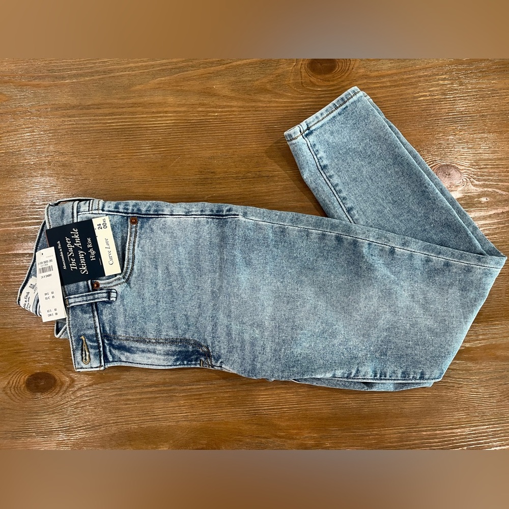 NWT 24XS Abercrombie Skinny Ankle Jean